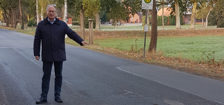 Der CDU-Landtagsabgeordnete Axel Miesner setzt sich für einen Neubau der Lüninghauser Straße ein und beklagt, dass dafür bereitgestellte Zuschüsse nicht abgerufen wurden. Foto: red