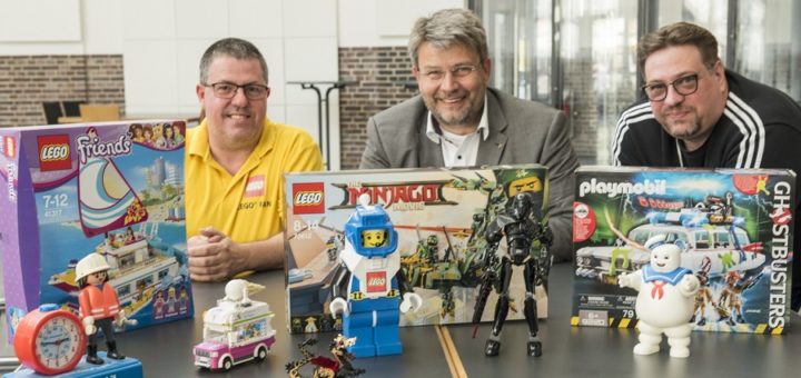Harry Schunk, dwfg-Chef Axel Langnau und Matthias Grebe erwarten auch auf der 13. Ausgabe der LEGO- und Playmobilbörse wieder Besucher aus dem In- und Ausland.Foto: Meyer