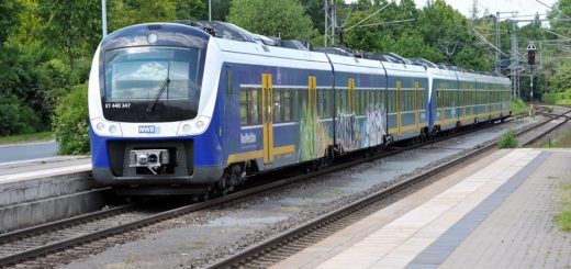 Seit Monaten fallen Verbindungen der Regio-S-Bahnen aus. Nun kündigt die Nordwestbahn ab Mitte August weitere Ausfälle auf der Linie RS1 an. Foto: Schlie