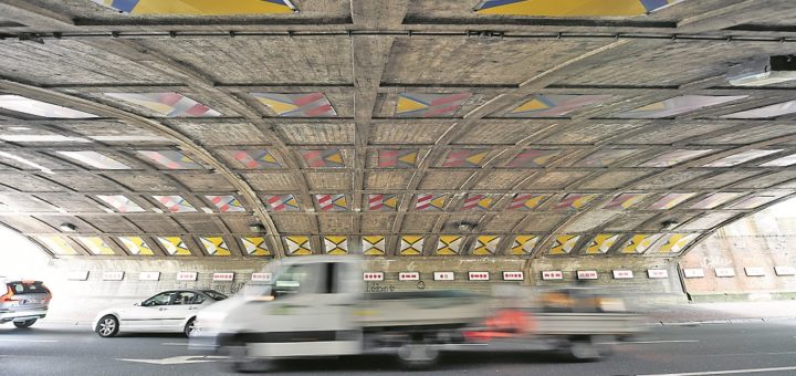 Der Tunnel nach Woltmershausen ist schon heute oft verstopft. Durch eine alternative Unterquerung nur für Räder, Fußgänger und Busse, soll die Belastung verringert werden.Foto: Schlie