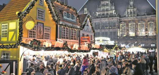 Der Bremer Weihnachtsmarkt ist ein Publikumsmagnet. Aber auch seine kleinen Brüder in den Stadtteilen und im Umland werden immer wieder gerne besucht.Foto: Archiv