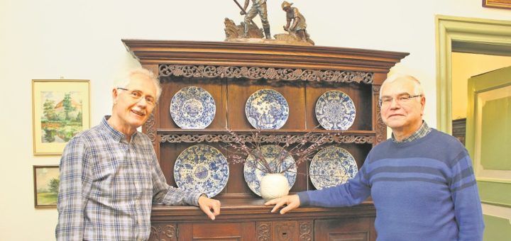 Klaus Gawelczyk (links), zweiter Vorsitzender, und der Vorsitzende Holger Schleider kümmern sich mit weiteren Ehrenamtlichen um das Heimatmuseum. Foto: Harm