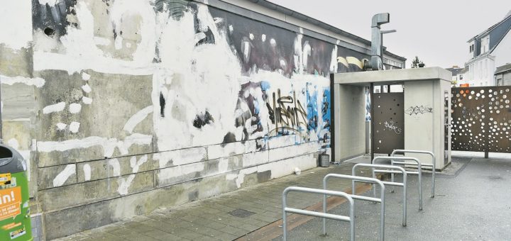 Das geht schöner: Künstler sollen die Wände am Eingang zur Bordellstraße im Viertel aufhübschen. Foto: Schlie
