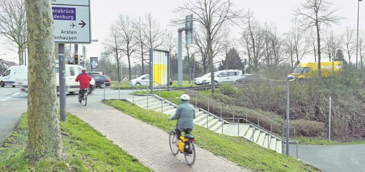 Zu den Ideen der Radfahr-Premiumroute zählt auch ein möglicher Durchstich an der Einmündung des Osterdeichs zur Habenhauser Brückenstraße, um für Radfahrer Wartezeiten an der Ampel auszuschalten.Foto: Schlie