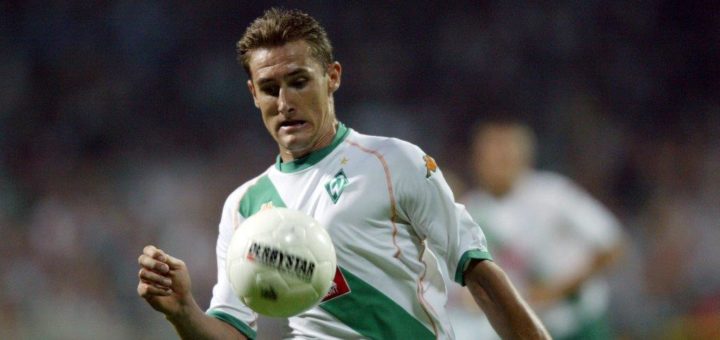Da war er noch ein junger Bursche: 2004 wechselte Miroslav Klose zu Werder. Solch einen Knipser hätten sie nun gerne wieder, doch der ist kaum zu finanzieren. Foto: Nordphoto