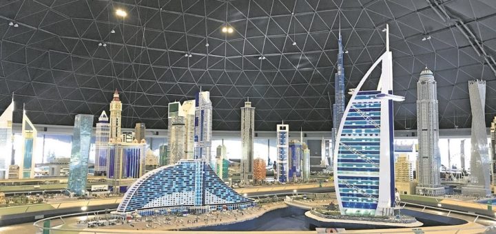 Dubais Skyline mit Lego-Steinchen nachgebaut.Fotos: Kaloglou