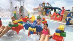 Alles, was das Herz begehrt: Von gigantischen Achterbahnen bis Erfrischung im Legoland-Wasserpark. Dieser ist der erste in der Region, der speziell auch für kleinere Kinder gebaut wurde. Fotos: Dubai Parks and Resorts