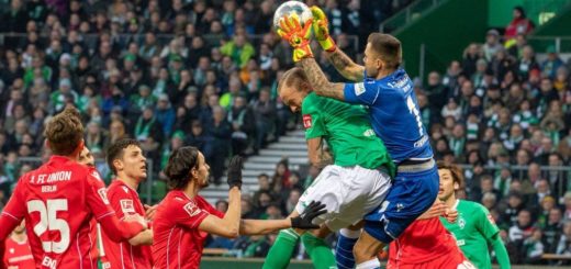 Endstation für Werders Kevin Vogt gegen Union-Keeper Rafal Gikiewicz