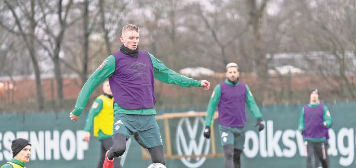 Nick Woltemade muss auf eine große Sause zu seinem 18. Geburtstag am Freitag wohl vorerst verzichten – einen Tag später steht für Werder das Spiel in Leipzig an.Foto: Nordphoto