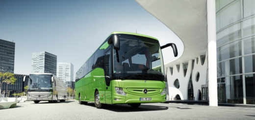 Mit modernen Reisebussen lassen sich jetzt wieder die schönsten Orte Deutschlands und der Europäischen Union bequem entdecken.Foto: Daimler