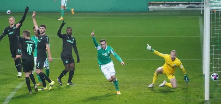 Kevin Möhwald hat zugeschlagen und Werder führt mit 1:0. Foto: Nordphoto