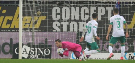 Werder-Keeper Jiri Pavlenka hatte gar nicht so viel zu tun, wurde aber trotzdem zweimal geschlagen. Foto: Nordphoto