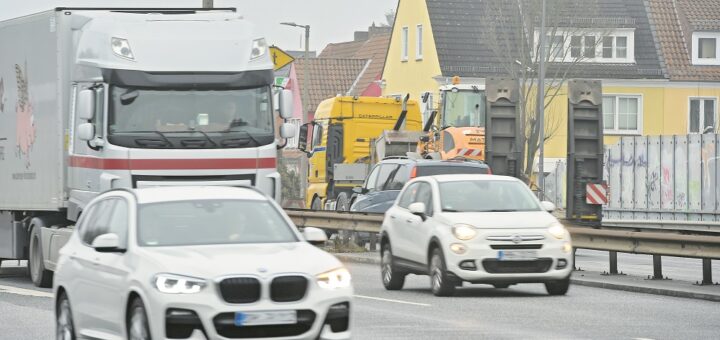 Hauptverkehrs- und Bundesstraßen sorgen in Bremen für viel Lärm. Wo es am lautesten ist, wird in den kommenden Monaten untersucht. Foto: Schlie