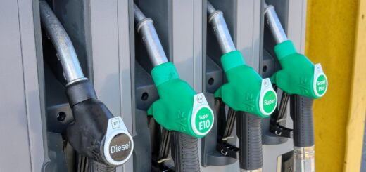 Die Steuern für Diesel und Benzin sinken am Mittwoch.Foto: PlaNet Fox / Pixabay