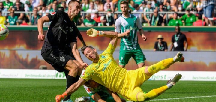 Nach zwei Unentschieden zum Saisonauftakt will Keeper Jiri Pavlenka mit Werder auch in Dortmund ungeschlagen bleiben. Foto: Nordphoto