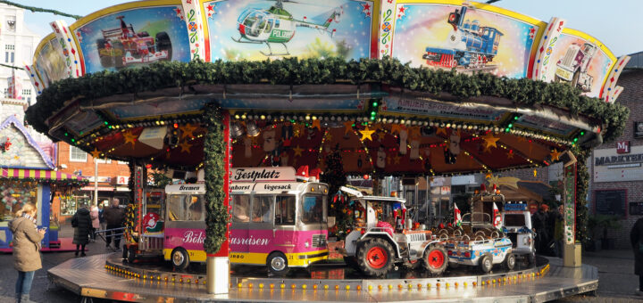 Das mehr als 50 Jahre alte Kinderkarussell von Familie Böker gehört für viele Delmenhorsterinnen und Delmenhorster traditionell zum Weihnachts- sowie zum Kramermarkt dazu.Foto: Konczak