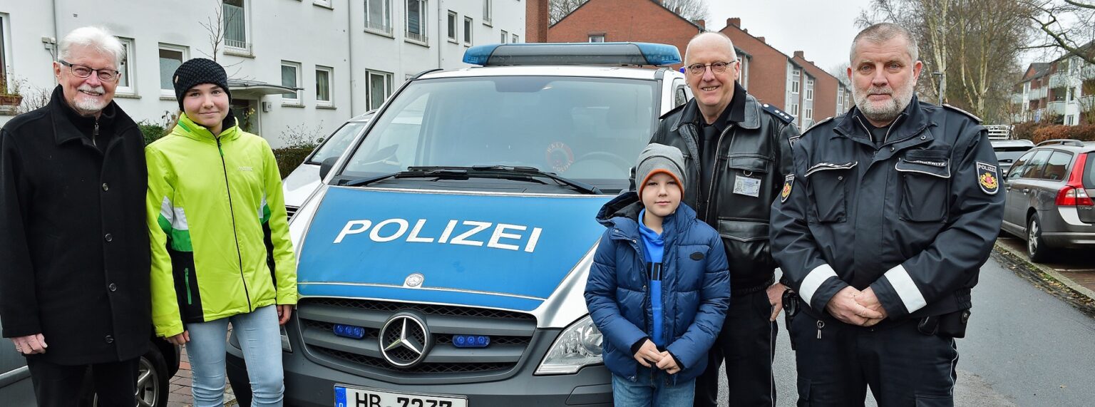 Wolfgang, Jelena Maja und Nikolai Reichel (v. l.) freuten sich über die Fahrt mit Jens Vogel und Ralf Raschkewitz.Foto: Schlie