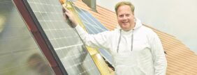 Gerhard Cunze, geschäftsführender Gesellschafter von Adler Solar, erlebt derzeit einen hohen Druck bei den Kunden. Viele sind verunsichert und fallen auf unseriöse Angebote herein.Foto: Schlie