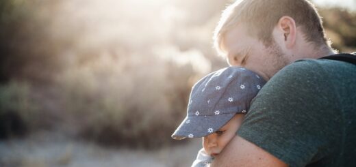Zwar sind noch überwiegend Mütter alleinerziehend, aber auch immer mehr Väter übernehmen ihre Kinder. Ein Problem ist weiterhin die Betreuungssituation. Foto: Pixabay