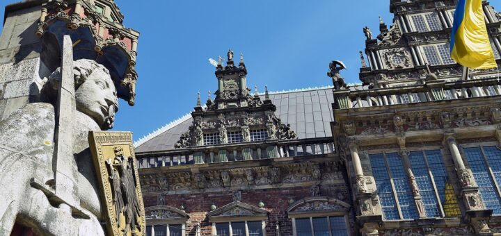 Der Roland und das Bremer Rathaus zählen seit 2004 zum Weltkulturerbe.Foto: Schlie