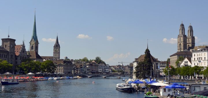 Zürich ist sowohl für Grschäftsreisende als auch für Touristen ein interessantes Flugziel.Foto: annca auf Pixabay