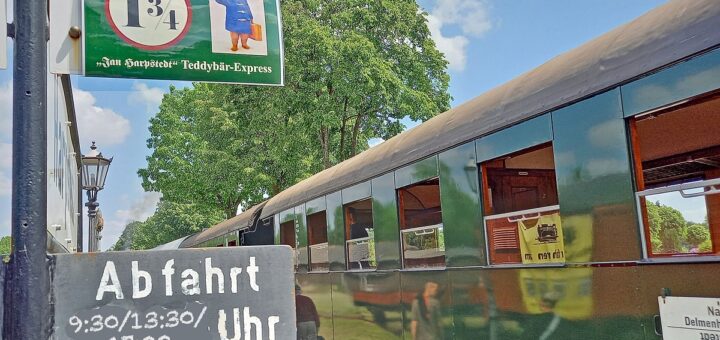 Der Teddybär-Express wartet in Harpstedt auf seine kleinen und großen Fahrgäste. Foto: DHEF/Joachim Kothe