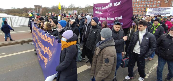 Demo gegen Rechtsextremismus 4 2 24 Wilhelm-Kaisen-Brücke