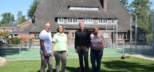 Sie wollen Lernräume im Freien bieten: Jan-Walter Feldmann, Monika Helmers, Oliver Engelhardt und Gesa Hauschild (von links). Foto: Utke