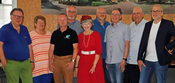 Der Seniorenbeirat der Kreisstadt (von links): 1. Vorsitzender Harry Schnakenberg, Monika Stahlberg, Jörg Struckmeyer, Michael Pohlmann, Angelika Haase, Thomas Nolte, Willy Gerlach, Klaus Garbade und Rolf Bellmann. Foto: Fricke