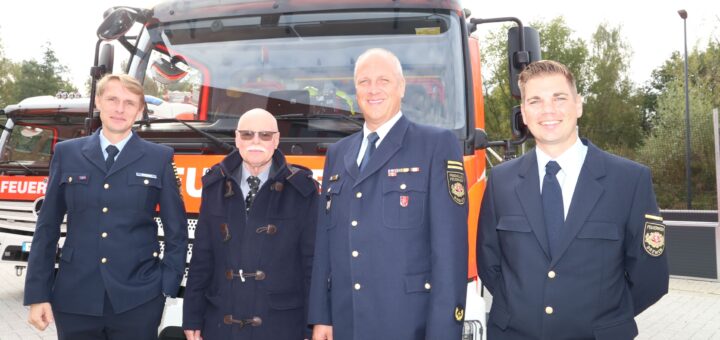 Feuerwehr Bremen Senator Mäurer Drehleiter Rettung Feuer Katastrophe