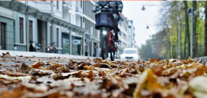 Auf der Premiumroute schnell durch die Innenstadt zu fahren ist derzeit nicht möglich. Vielmehr müssen Radfahrende aufpassen, mit dem Drahtesel nicht wegzurutschen.