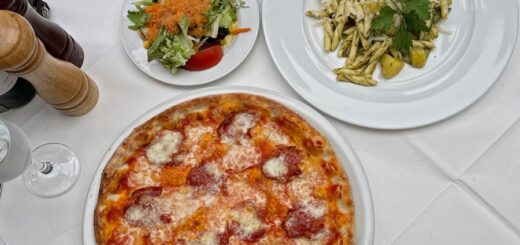 Pizza und Pasta im Ristorante Gallo. Foto: Schlie