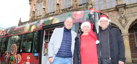 Weihnachtsbanhn Weihnachtsstraßenbahn Bremen Weihnachtsmarkt Weihnachten BSAG WFB