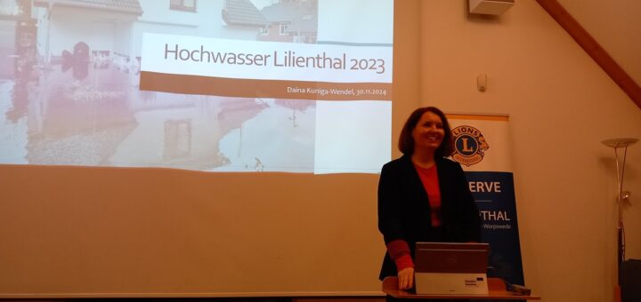 Der Lions Club Lilienthal hatte unter anderem die betroffene Bürgerin Daina Kuniga-Wedel eingeladen, um über das Hochwasser in Lilienthal zu berichten. Foto: Roskamp