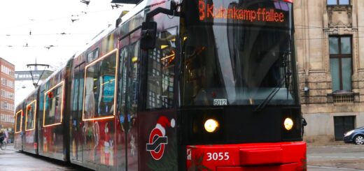 Weihnachtsstraßenbahn Straßenbahn Tram Weihnachten Bremen Licht LED