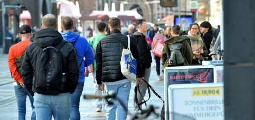 Shoppen in der Obernstraße. Im April ist das auch am verkaufsoffenen Sonntag anlässlich der Osterwiese möglich. Foto: Schlie