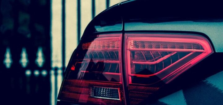 Klick und weg? Was die Online-Abmeldung des Autos wirklich bringt. Bild: dgozgozz auf pixabay.com