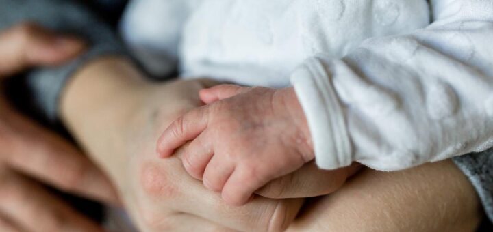 Familien mit Babys und Kleinkindern erhalten in der Frühberatungsstelle Hilfe zu allen Themen rund um ihren Alltag mit Kind. Das Angebot ist finanziell gefährdet. Symbolfoto: Pixabay