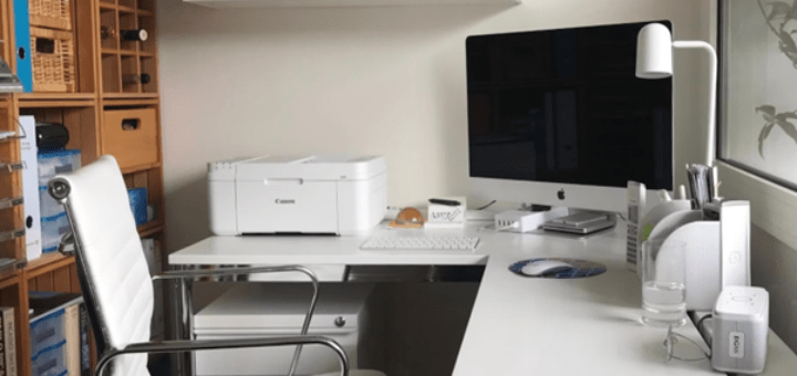 Foto von Evelyn Geissler https://unsplash.com/de/fotos/weisser-drucker-auf-weissem-tisch-2yeV8n03SEE