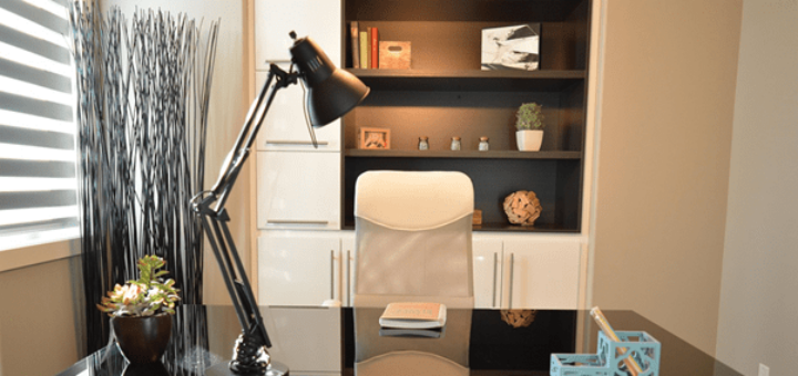 Cloud-basierte Lösungen steigern die Arbeitseffizienz. Bild: https://pixabay.com/de/photos/b%C3%BCro-heimat-haus-schreibtisch-1078869/