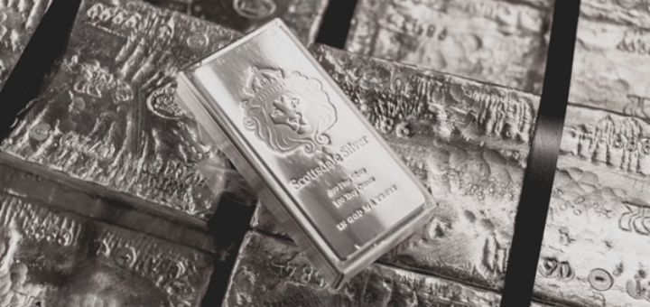 Kolloidales Silber. Bild: https://unsplash.com/de/fotos/-xN4QdAn4aJw