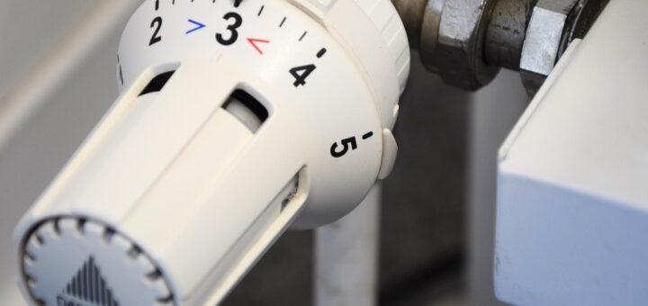 Wer weiterhin auf fossile Energiequellen für die Heizung setzt, wird sich in den kommenden Jahren auf steigende Preise gefasst machen müssen.Foto: ri auf Pixabay