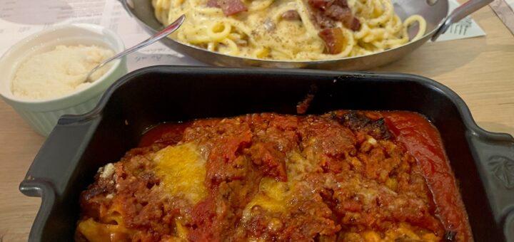 Lasagne und Spaghettoni mit dicken Guancale-Würfeln im Sorella di Manu. Foto: Schlie