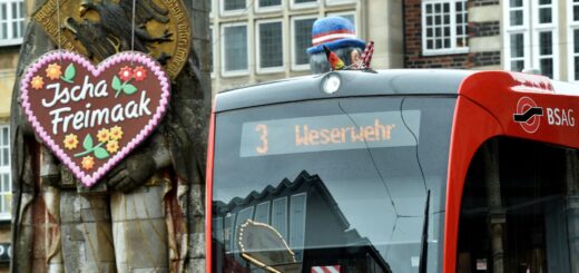 Rund 50.000 Deutschlandtickets wurden im September 2025 von der BSAG verwaltet. Aufgrund der kommenden Preiserhöhung kann sich der Vergleich mit anderen Tickets lohnen. Foto: Schlie