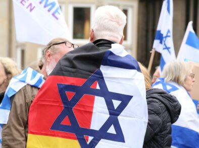 Gedenken 7. Oktober geiseln hamas doppelfahne marcus schmidt