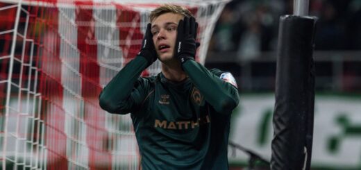 Stand zuletzt zwei Mal in Folge in der Startformation: Keke Topp. Ob der der 21-Jährige auch am heutigen Samstag beginnt, oder ob Steffen auf eine der zahlreichen Alternativen setzt, lies der Cheftrainer nicht durchblicken. Foto: nordphoto GmbH / Alexander Trienitz