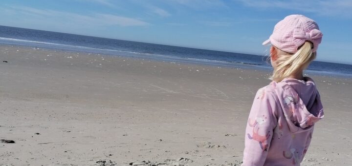 Die vierjährige Mila aus dem Bremer Umland leidet an einer seltenen Erkrankung des blutbildenden Systems. Sie benötigt dringend eine Stammzellspende. Foto: pv