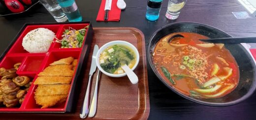 Bento-Box und Ramen im Osaka. Foto: Schlie