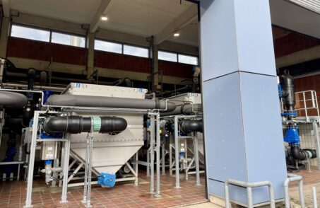 Das Abwasser für Deutschlands größte Abwasser-Wärmetauscher-Anlage kommt vom wenige hundert Meter entfernten Hansewassergelände. Fotos: Füller