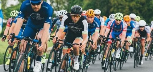 Eine Bestleistung erfordert nicht nur hochwertige Sportbekleidung, sondern fängt schon bei der Unterwäsche an. Bild: https://unsplash.com/de/fotos/-WUehAgqO5hE